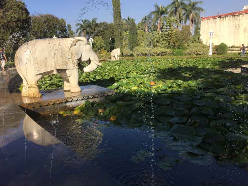 udaipur-gardens-Elephant