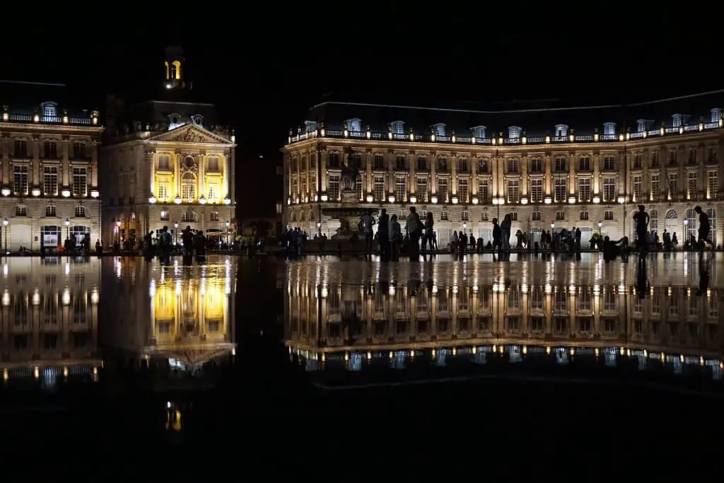 miroir-d-eau-nuit