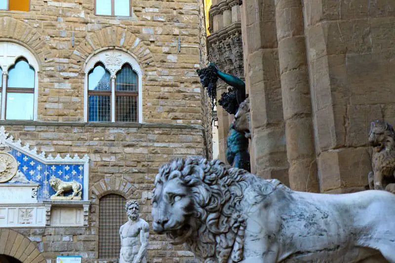 Loggia-dei-Lanzi