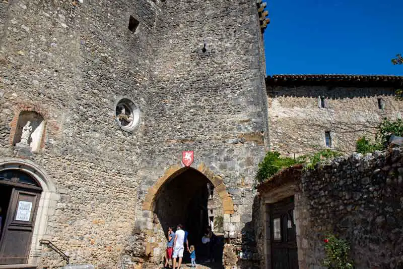 La-Porte-d’en-Haut-Perouges-France