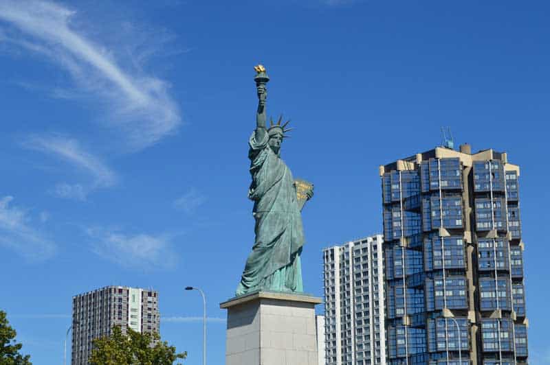 Statues-of-Liberty