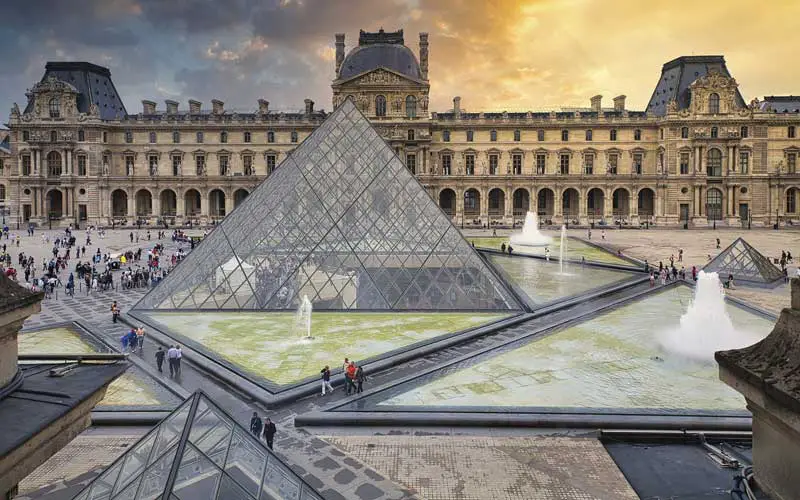 The-Louvre-Museum