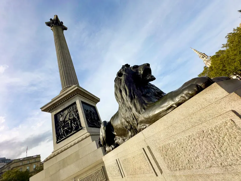 london trafalgar square statue