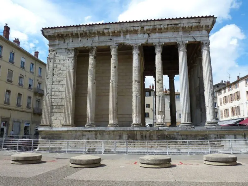 Vienne Temple d' Auguste