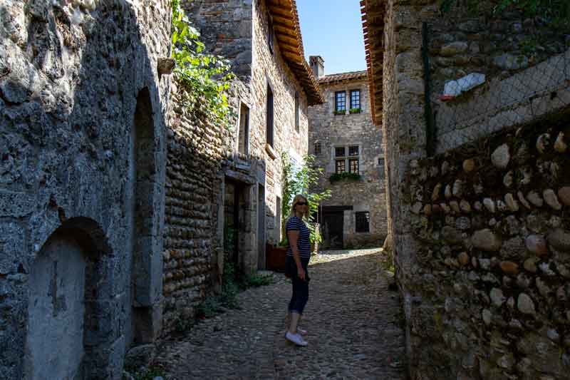 Wander-and-Explore-Perouges-France